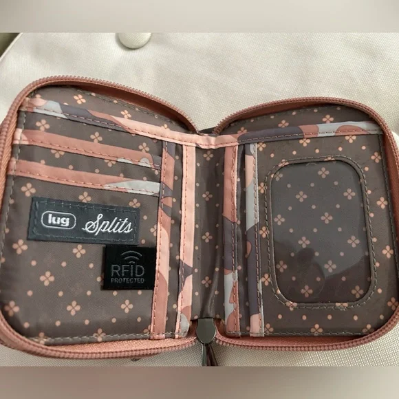 Lug Quilted Camouflage Wallet - Pink and Gray - Picture 3 of 6